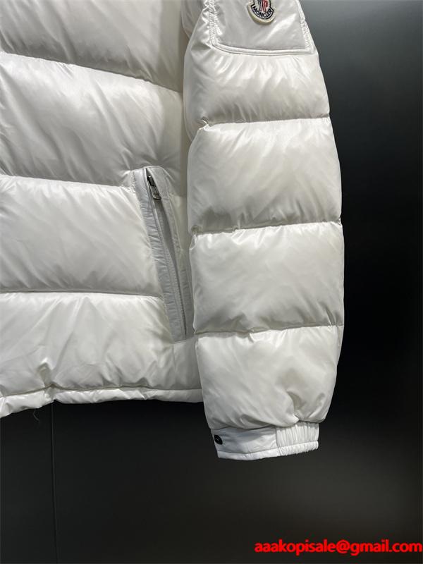 Moncler 限定カーキ 暖か上質ボリューム 冬支度に最適 モンクレール スーパーコピー 高品質 ダウンジャケット