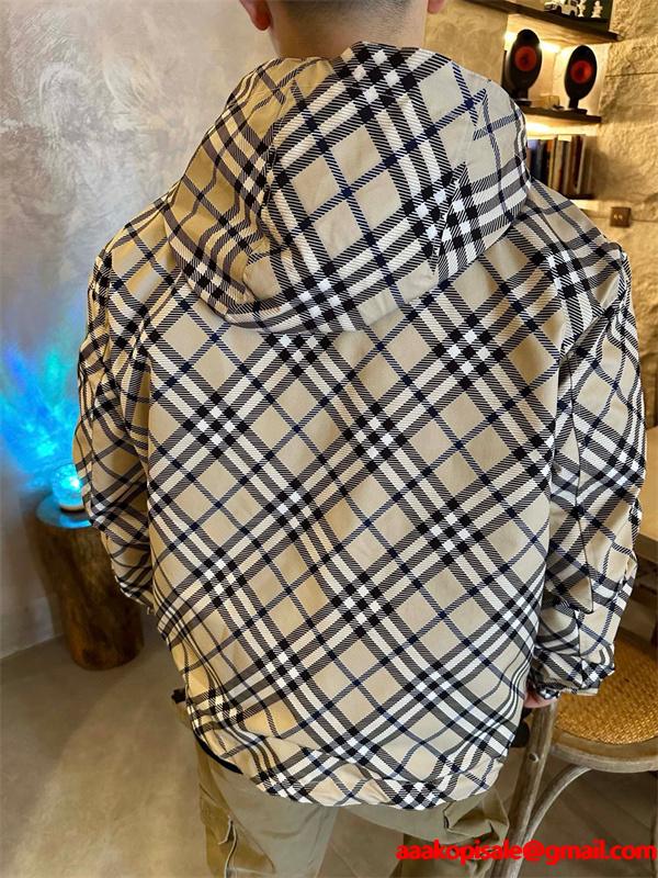 バーバリー コピー BURBERRY 期間限定 2025秋冬注目 カーキ 防風フードジャケット