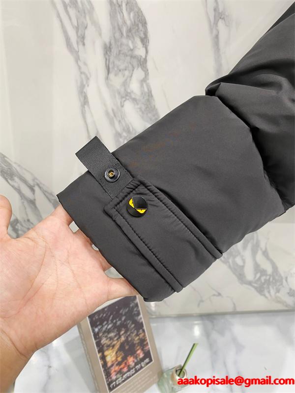 防寒仕様 モンスターアイ ダウンジャケット 限定 FENDI フェンディ スーパーコピー