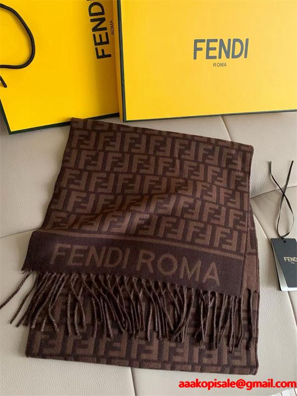 2025秋冬定番魅力・ふんわり柔暖 マフラー 新作登場 FENDI フェンディ コピー