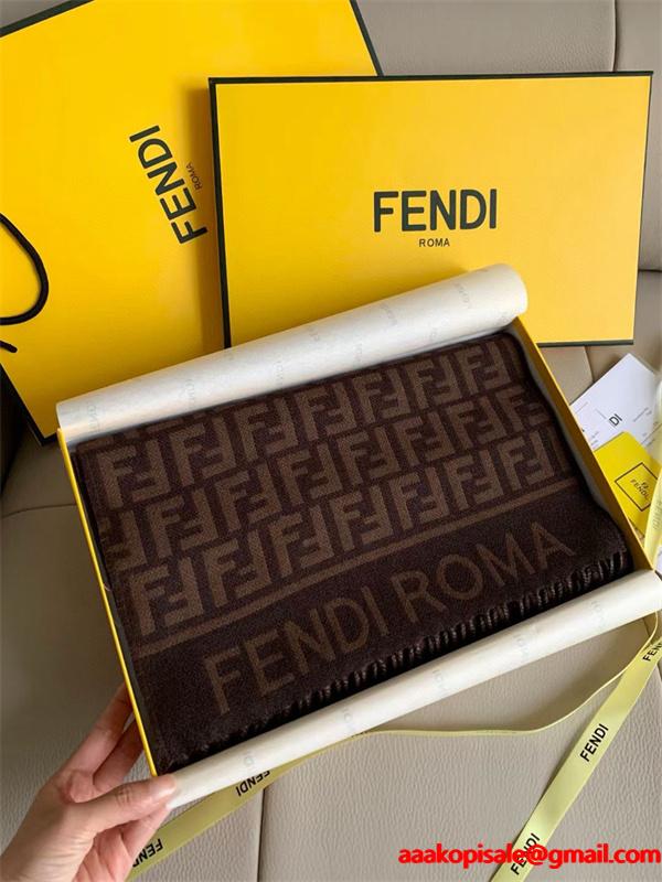 2025秋冬定番魅力・ふんわり柔暖 マフラー 新作登場 FENDI フェンディ コピー
