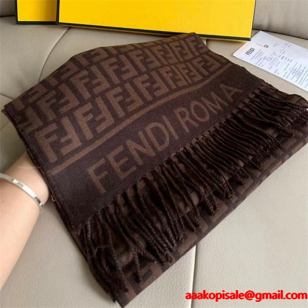 2025秋冬定番魅力・ふんわり柔暖 マフラー 新作登場 FENDI フェンディ コピー