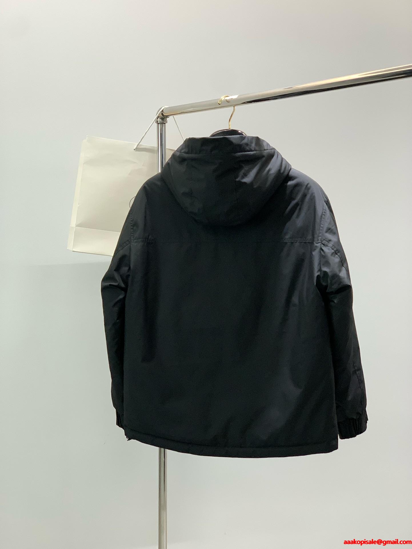 ☆大注目☆Prada プラダダウンジャケットコピー保温性抜群2025-2026流行秋冬トレンド上品