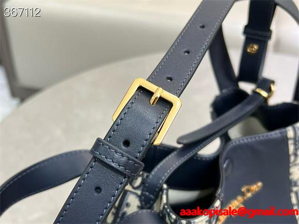 2026トレンド新作❤❤  ディオールショルダーバッグコピーChristian Signature 大容量通勤通学上質アイテム