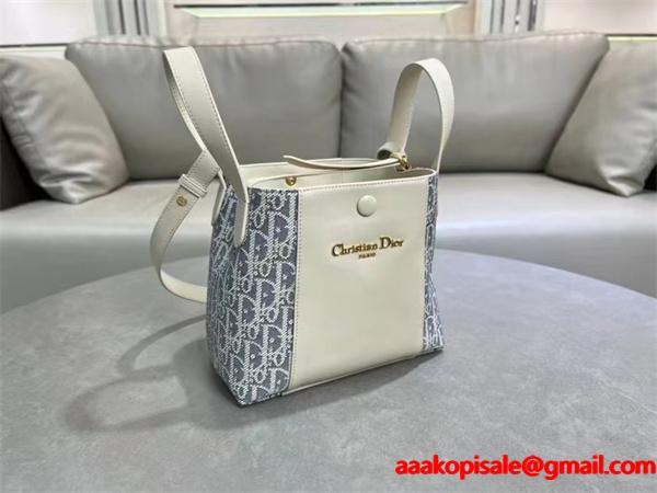 ☆トレンド新作☆DIOR Signatureディオールショルダーバッグコピー 大容量お手頃カジュアル大人っぽく上品