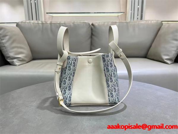 ☆トレンド新作☆DIOR Signatureディオールショルダーバッグコピー 大容量お手頃カジュアル大人っぽく上品