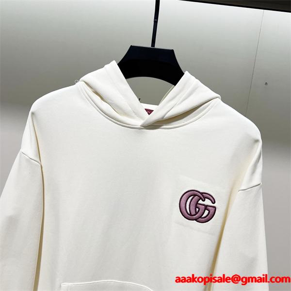 グッチ コピー 2025秋冬 高級暖か ブラック GUCCI ポイント パーカー モード感たっぷり