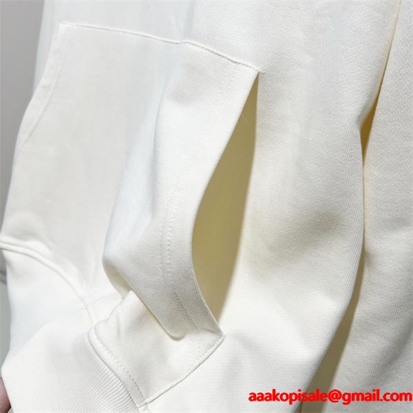 グッチ コピー 2025秋冬 高級暖か ブラック GUCCI ポイント パーカー モード感たっぷり