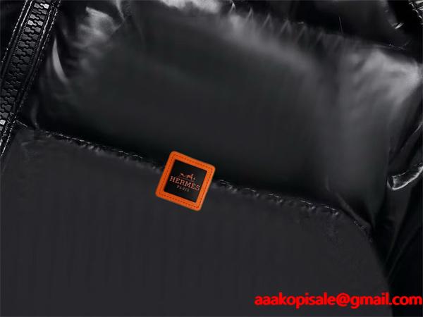  防寒 ブラック HERMES エルメス コピー ダウンジャケット アイコニックロゴ映え 暖か 高級感