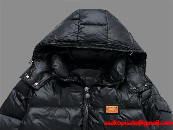 極暖 ブラック HERMES エルメス コピー ダウンジャケット バイカラーロゴ存在感 トレンド満載 