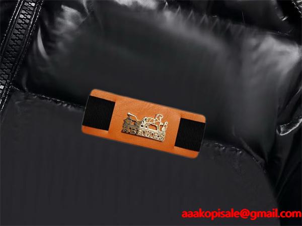 HERMES エルメス コピー 2025秋冬 新着 洗練ブラック 小ロゴ デザイン ダウンジャケット 大人モード 