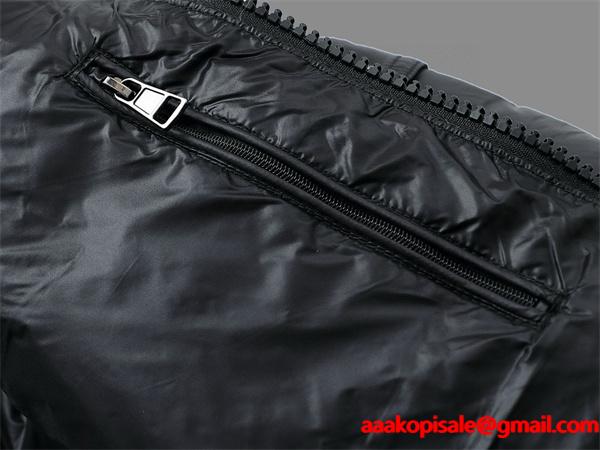 HERMES エルメス コピー 2025秋冬 新着 洗練ブラック 小ロゴ デザイン ダウンジャケット 大人モード 