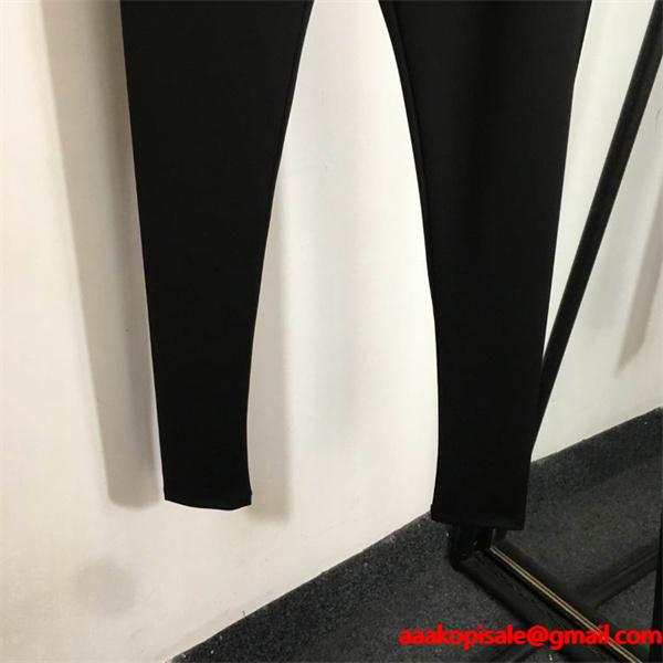 CHROME HEARTS 2025秋冬 スタイリッシュ ロゴ映え クロムハーツ コピー パンツ 美脚 魅力