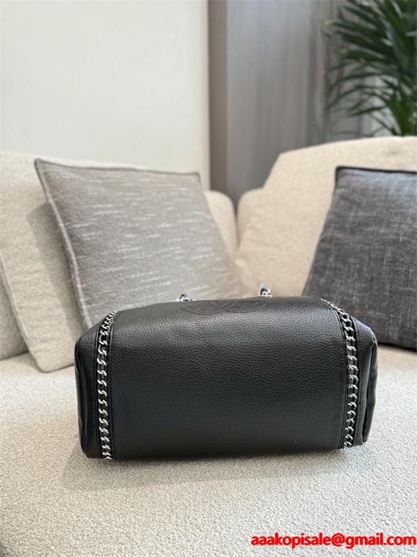 2025秋冬 シーズン限定 ブラック CHANEL シャネル 偽物 人気必須 ショルダーバッグ