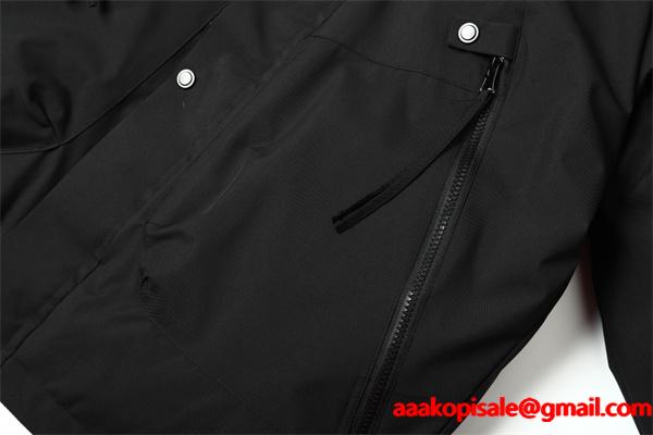 ブラック 高耐久素材 防風強化 ハイスペックフーデッド ダウンジャケット STONE ISLAND ストーンアイランド コピー 