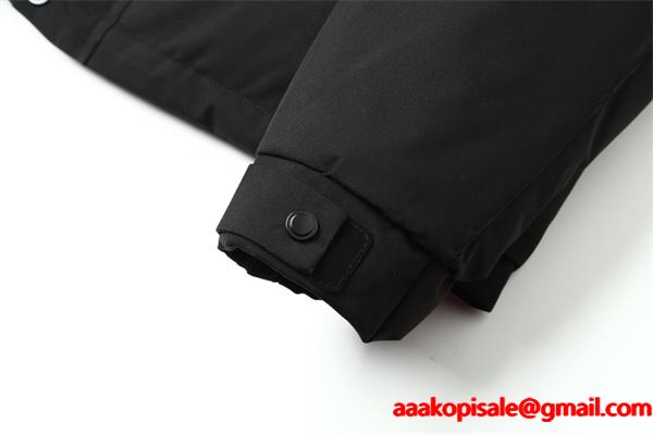 ブラック 高耐久素材 防風強化 ハイスペックフーデッド ダウンジャケット STONE ISLAND ストーンアイランド コピー 