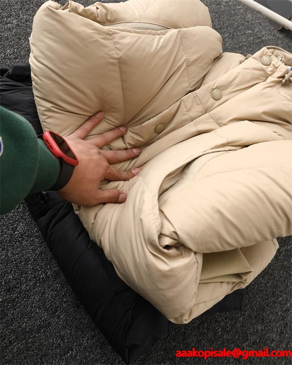 2025秋冬 ブラック／カーキ 検索急増 立体暖か BURBERRY バーバリー コピー ダウンジャケット