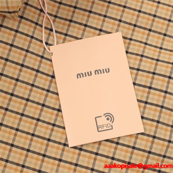 2025年秋冬 チェック柄 大人カジュアル 上品 スタンドカラー MIUMIU ミュウミュウ 偽物 ジャケット