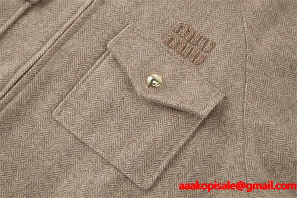 MIUMIU ミュウミュウ コピー 2025年秋冬 ヘリンボーン素材 きれいめミリタリー 大人 ジャケット