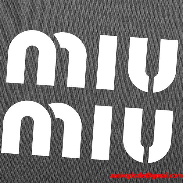 MIUMIU ミュウミュウ コピー 2025年秋冬 ロゴデザイン ゆったりシルエット 裏毛 スウェット