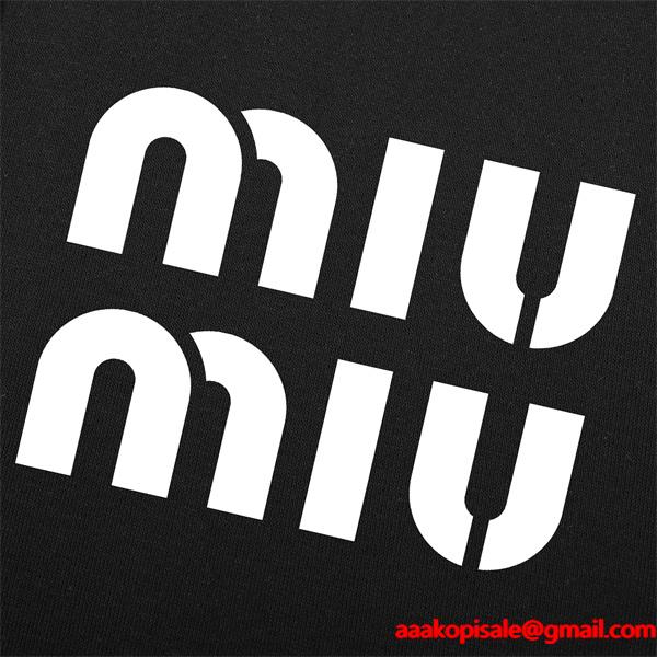 MIUMIU ミュウミュウ コピー 2025年秋冬 ロゴデザイン ゆったりシルエット 裏毛 スウェット