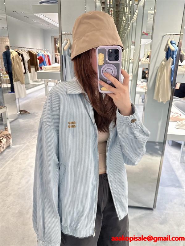 MIUMIU ミュウミュウ コピー 大人カジュアル 洗練 ライトブルー ジップ ジャケット おすすめ