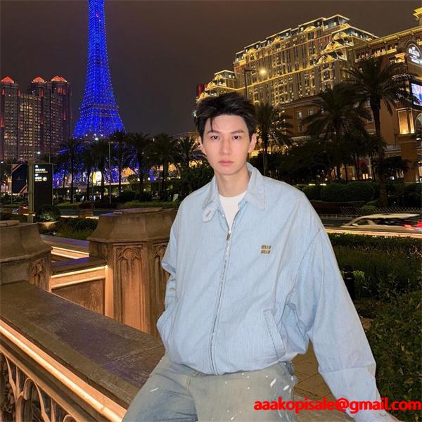 MIUMIU ミュウミュウ コピー 大人カジュアル 洗練 ライトブルー ジップ ジャケット おすすめ