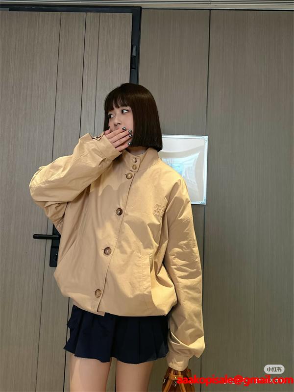 MIUMIU ミュウミュウ コピー シンプル 防風 ベージュ スタンドカラージャケット おすすめ