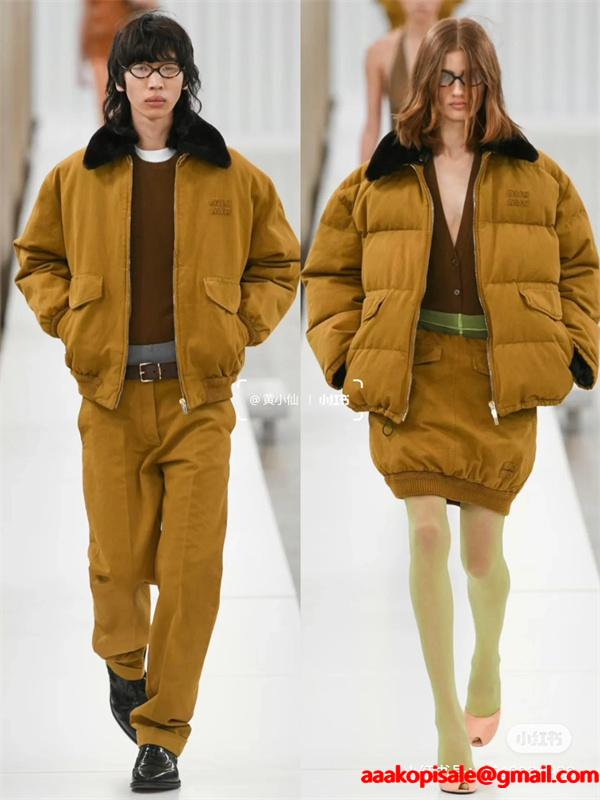 MIUMIU ミュウミュウ コピー 2025秋冬 カジュアル 防寒仕様 キャメル ダウンジャケット 注目