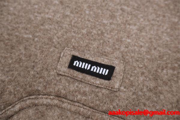 MIUMIU ミュウミュウ 偽物 2025秋冬 ナチュラル 保温性 ベージュ ジャケット おすすめ