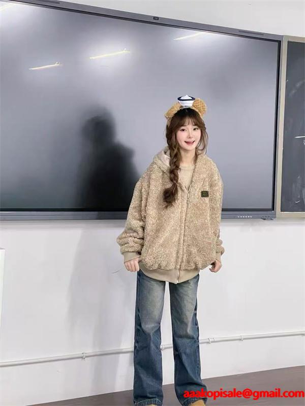 大人カジュアル ふんわりボア ベージュ フード付き MIUMIU ミュウミュウ コピー ジャケット