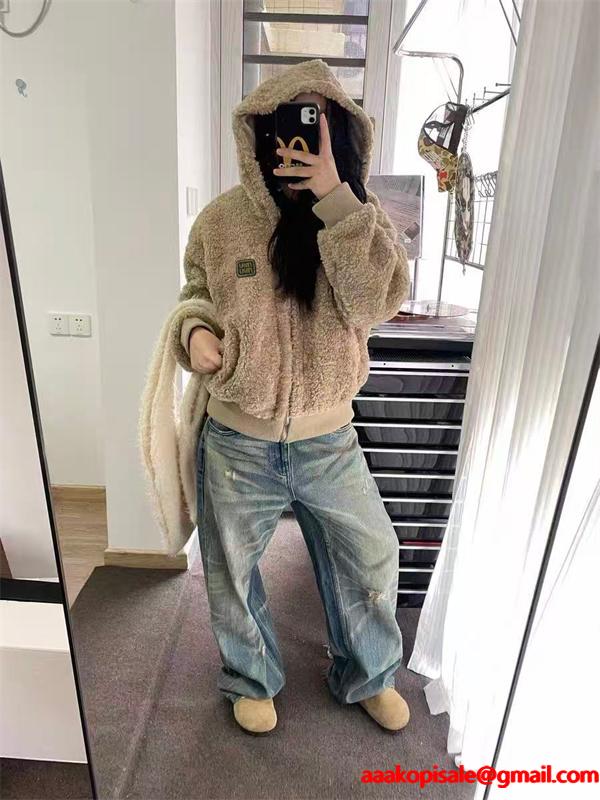 大人カジュアル ふんわりボア ベージュ フード付き MIUMIU ミュウミュウ コピー ジャケット