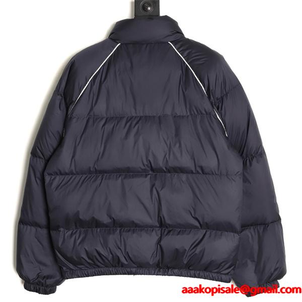 MIUMIU ミュウミュウ コピー 2025秋冬 防寒重視 スポーティー ネイビー ダウンジャケット