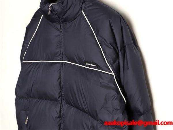 MIUMIU ミュウミュウ コピー 2025秋冬 防寒重視 スポーティー ネイビー ダウンジャケット