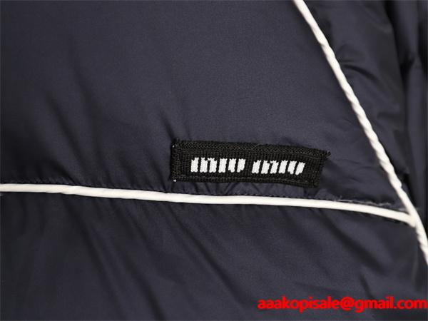 MIUMIU ミュウミュウ コピー 2025秋冬 防寒重視 スポーティー ネイビー ダウンジャケット