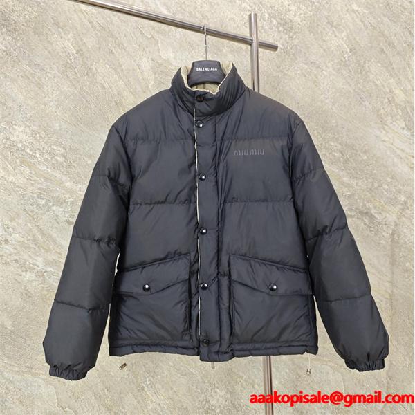 2025秋冬 防寒仕様 シンプル ブラック MIUMIU ミュウミュウ 偽物 ダウンジャケット