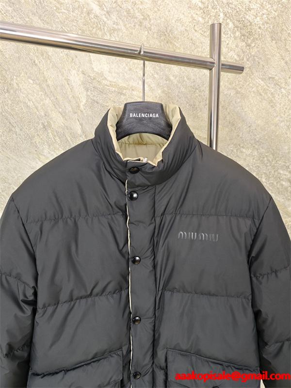 2025秋冬 防寒仕様 シンプル ブラック MIUMIU ミュウミュウ 偽物 ダウンジャケット