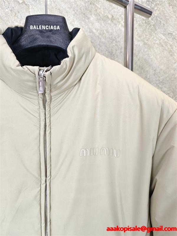 2025秋冬 防寒仕様 シンプル ブラック MIUMIU ミュウミュウ 偽物 ダウンジャケット