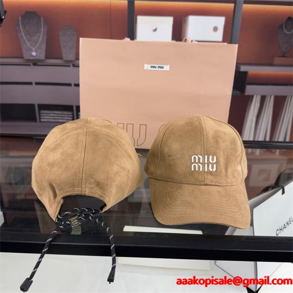 MIUMIU ミュウミュウ スーパーコピー 落ち着きカラー 大人仕様 起毛素材 キャップ 定番