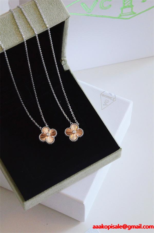 ヴィンテージ 四つ葉 VCA ヴァン ヴァン クリーフ＆アーペル 偽物 ネックレス ゴールド 華やか エレガント