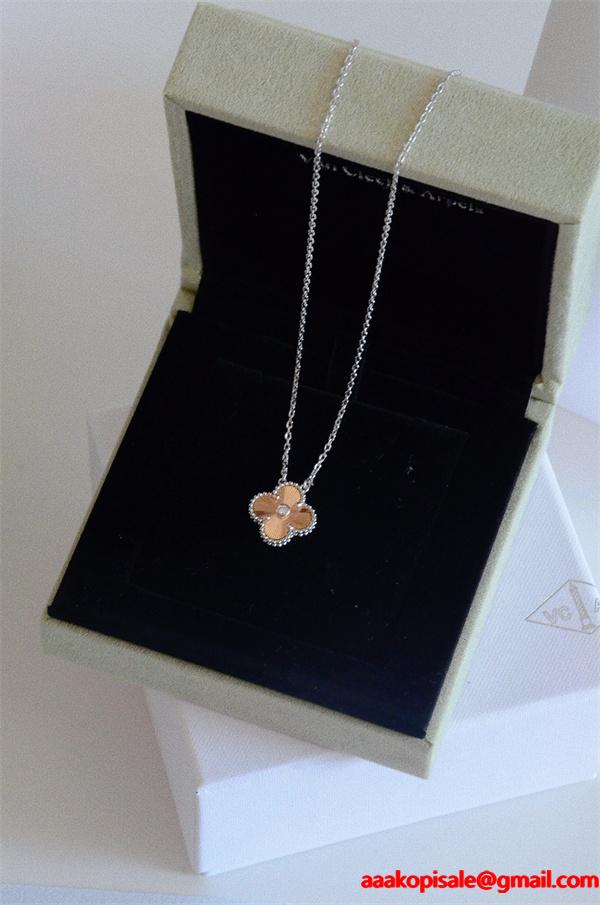 ヴィンテージ 四つ葉 VCA ヴァン ヴァン クリーフ＆アーペル 偽物 ネックレス ゴールド 華やか エレガント