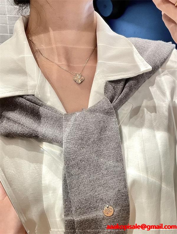 ヴィンテージ 四つ葉 VCA ヴァン ヴァン クリーフ＆アーペル 偽物 ネックレス ゴールド 華やか エレガント