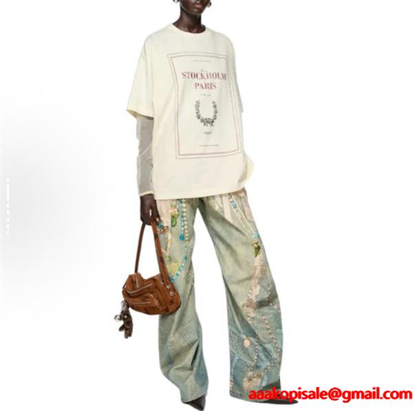 ACNE STUDIOS アクネ ストゥディオズ コピー 雰囲気 ホワイト グラフィック ロングTシャツ こなれ感  