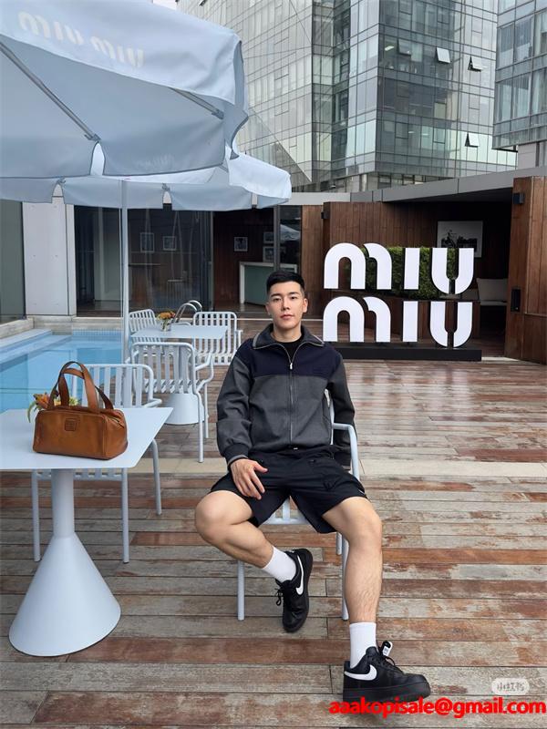 渋み チャコール 切替 ジップブルゾン 大人向け MIUMIU ミュウミュウ コピー