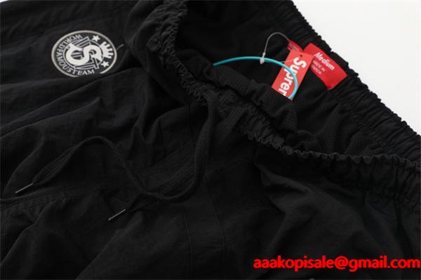 2025秋冬コーデ プレミアム ブラック 定番 SUPREME シュプリーム 偽物 パンツ