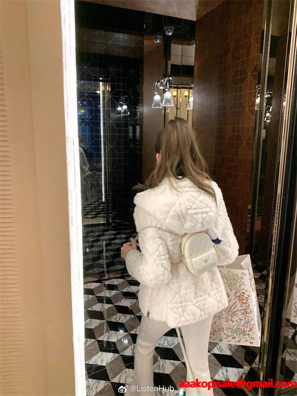 DIOR ディオール コピー 売れ筋 ダウンジャケット ホワイト レディース 2025秋冬