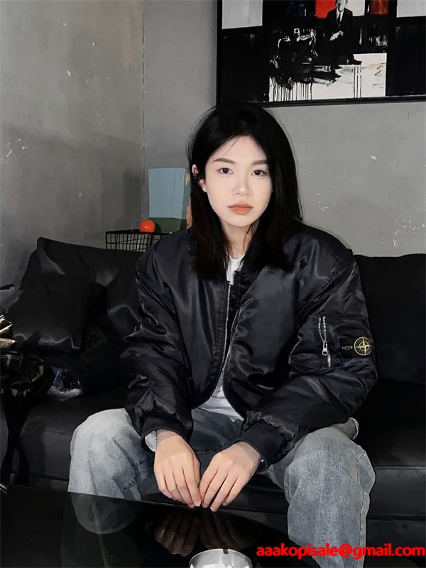 グレー 無骨デザイン ストリート映え 定番 人気 STONE ISLAND ストーンアイランド コピー ブルゾン