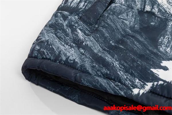 THE NORTH FACE ザノースフェイス 偽物 秋冬注目 ダウンジャケット 保温効果トレンド コーデ 