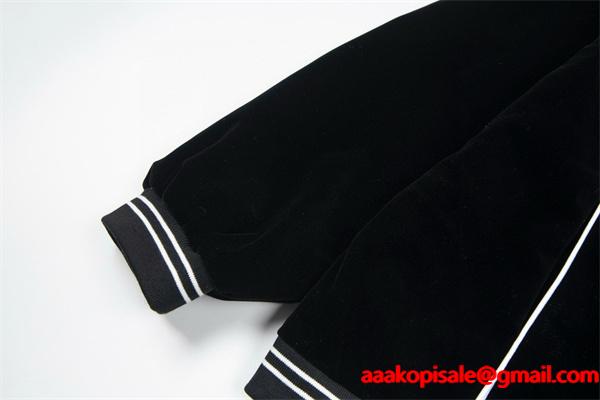 2025秋冬 CELINE セリーヌ コピー ブラック ジャケット ミニマル 洗練