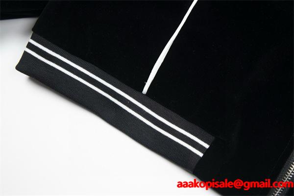 2025秋冬 CELINE セリーヌ コピー ブラック ジャケット ミニマル 洗練